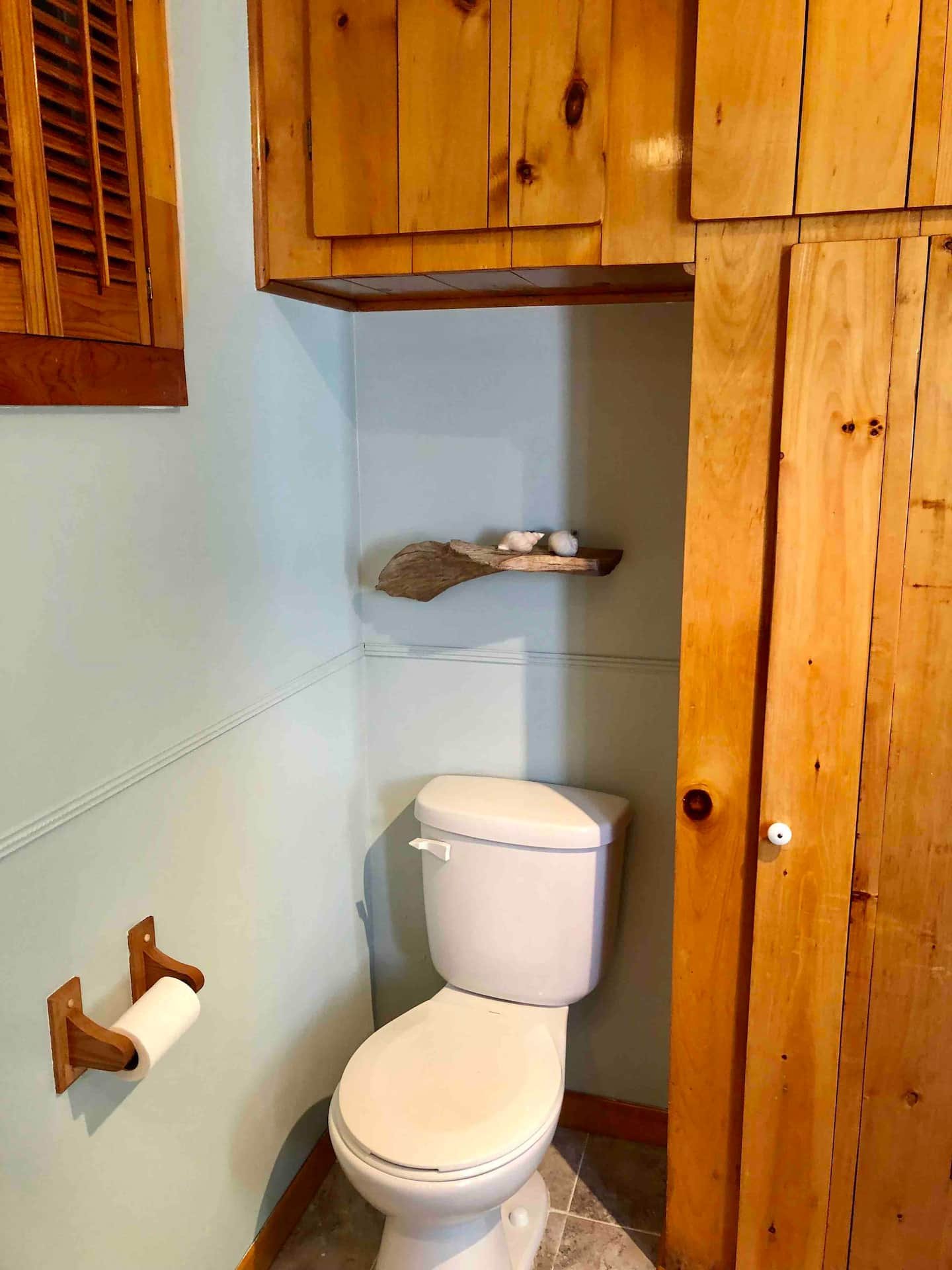 La salle de bain, côté toilette